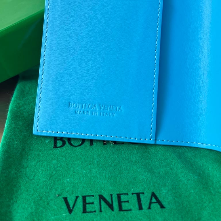 Bottega Veneta Intrecciato Passport Holder Blue 607482 - 5