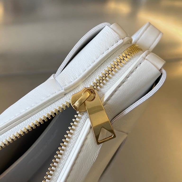 Bottega Veneta Cassette Phone Bag White 755031 - 3