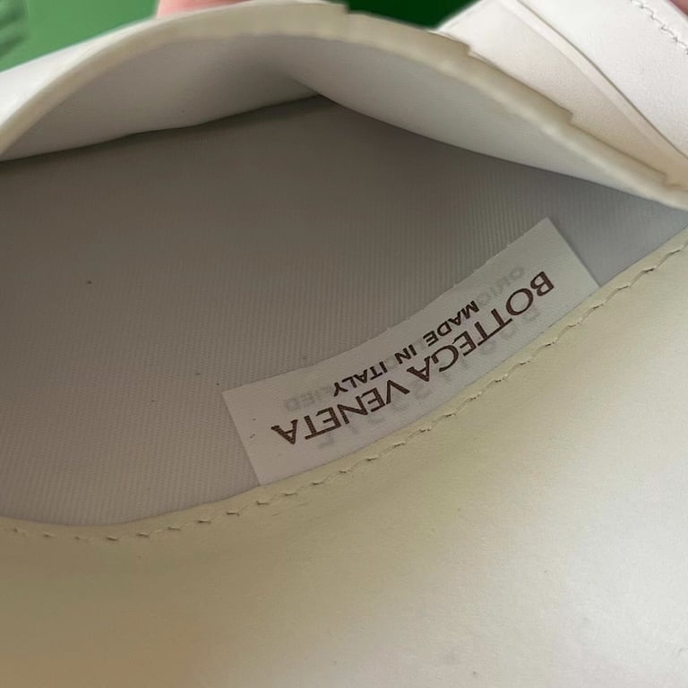 Bottega Veneta Intrecciato Passport Holder White - 2