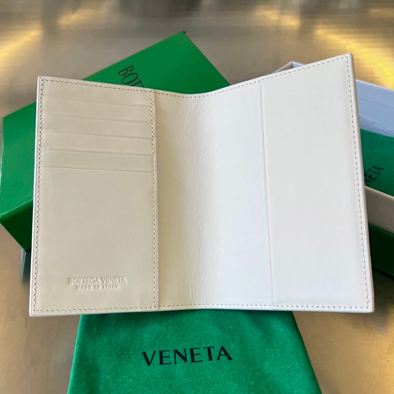 Bottega Veneta Intrecciato Passport Holder White - 6