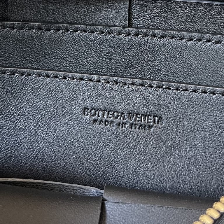 Bottega Veneta Cassette Phone Bag Black - 2