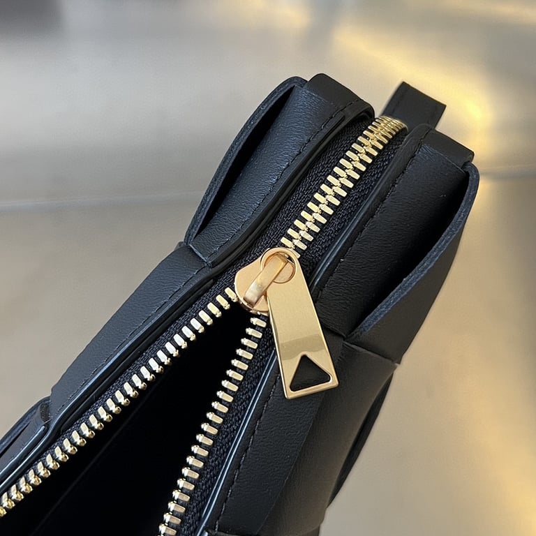Bottega Veneta Cassette Phone Bag Black - 3