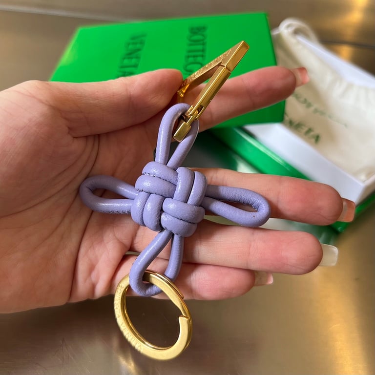 Bottega Veneta Knot Leather Keychain 619100 Purple - 2