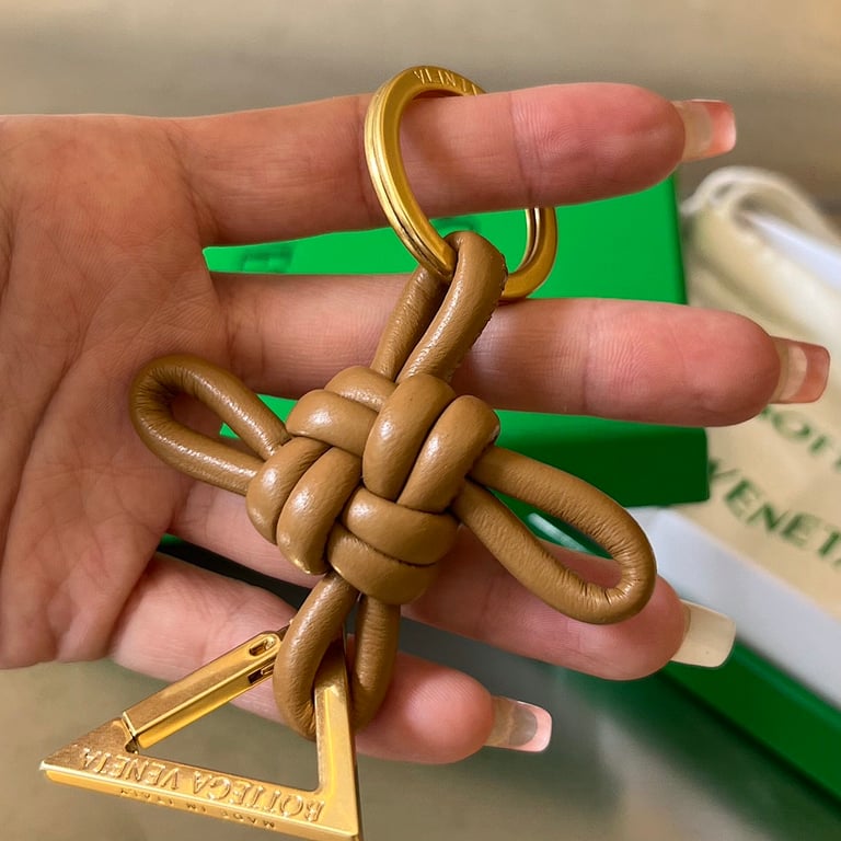 Bottega Veneta Knotted Leather Keychain 619100 Brown - 2