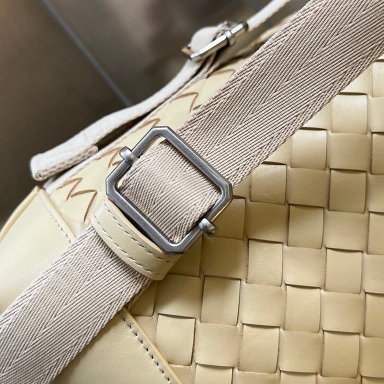 Bottega Veneta Intrecciato Leather Backpack Beige - 2
