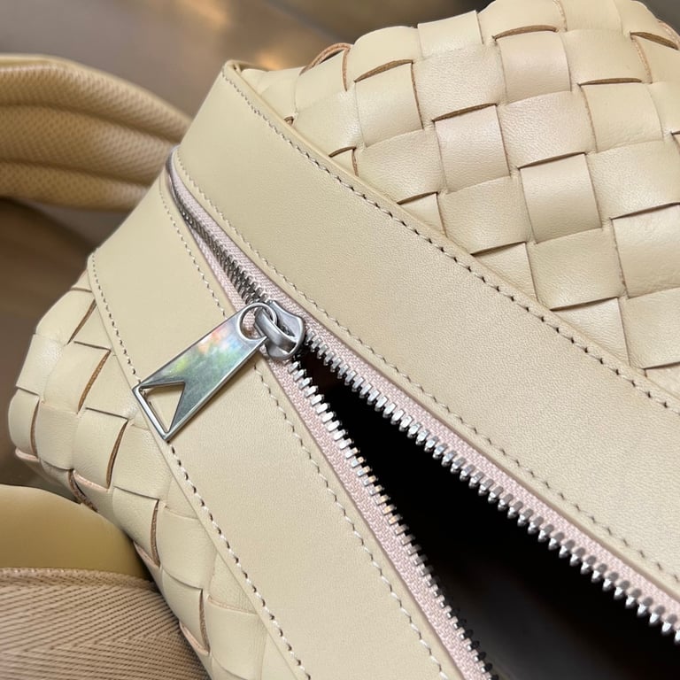Bottega Veneta Intrecciato Leather Backpack Beige - 4