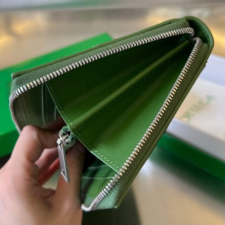 Bottega Veneta 649607 Intrecciato Zip Around Wallet Green - 4