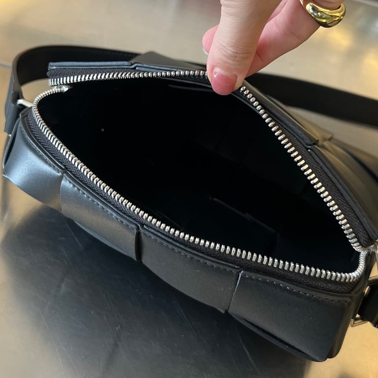 Bottega Veneta Cassette Camera Bag Black - 2