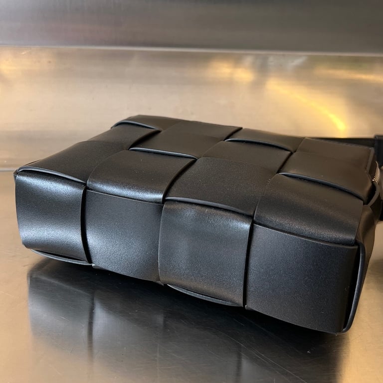 Bottega Veneta Cassette Camera Bag Black - 5