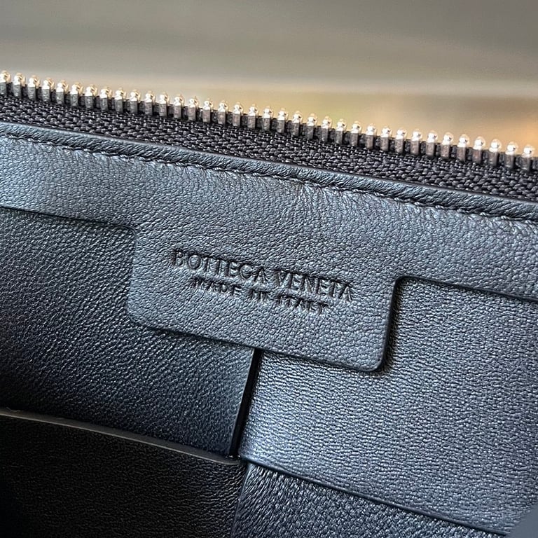Bottega Veneta Cassette Camera Bag Black - 6