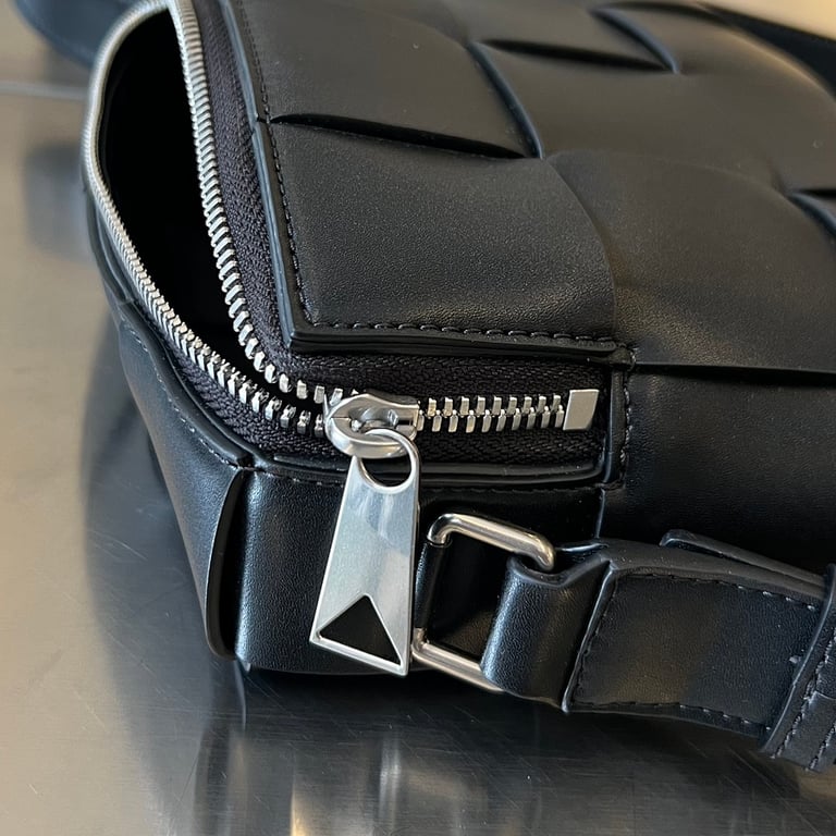 Bottega Veneta Cassette Camera Bag Black - 7