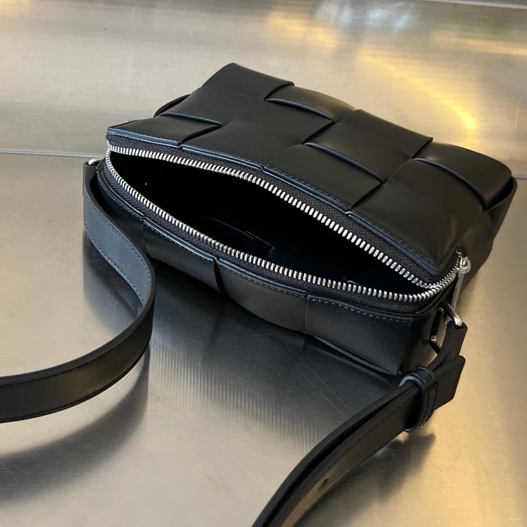 Bottega Veneta Cassette Camera Bag Black - 9