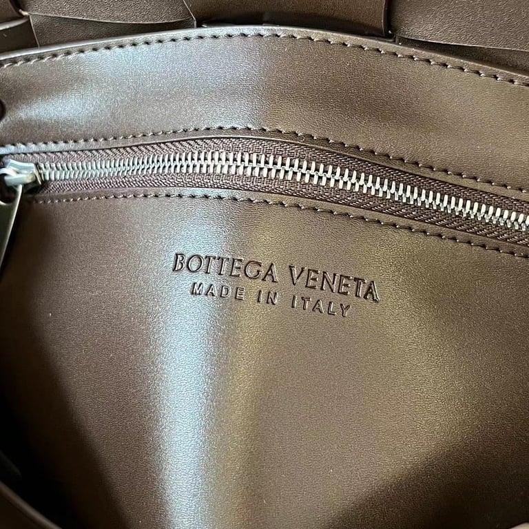 Bottega Veneta Cassette Wavy Crossbody Bag Brown - 3