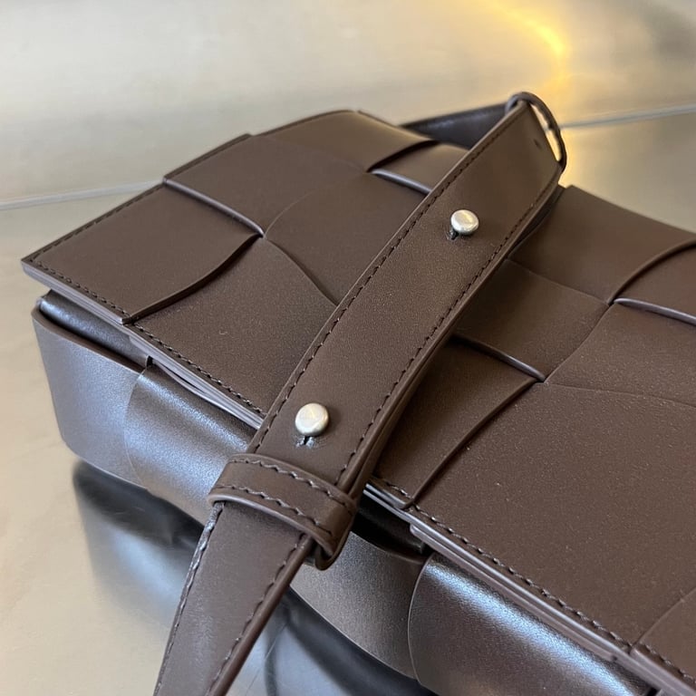 Bottega Veneta Cassette Wavy Crossbody Bag Brown - 6