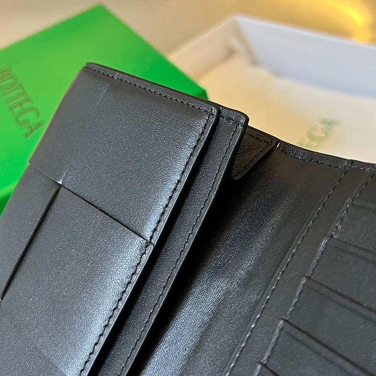Bottega Veneta Maxi Intrecciato Long Wallet Black - 3