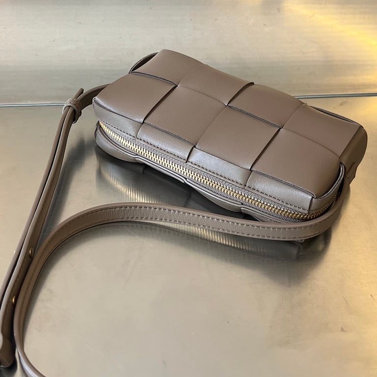 Bottega Veneta Cassette Horizontal Phone Bag Taupe - 6