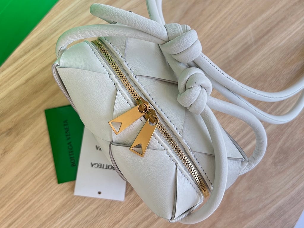 Bottega Veneta Cassette Camera Bag White 701915 - 7