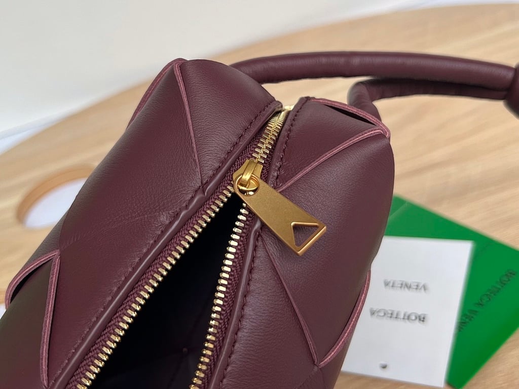 Bottega Veneta Cassette Camera Bag Burgundy - 3