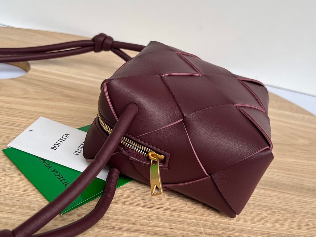 Bottega Veneta Cassette Camera Bag Burgundy - 5