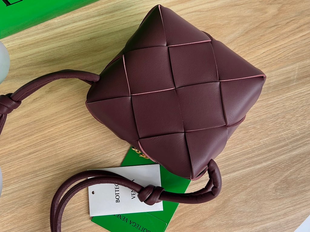 Bottega Veneta Cassette Camera Bag Burgundy - 7