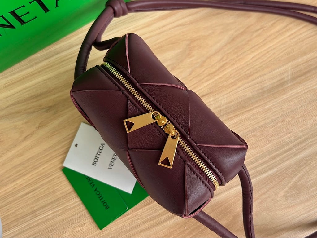 Bottega Veneta Cassette Camera Bag Burgundy - 8
