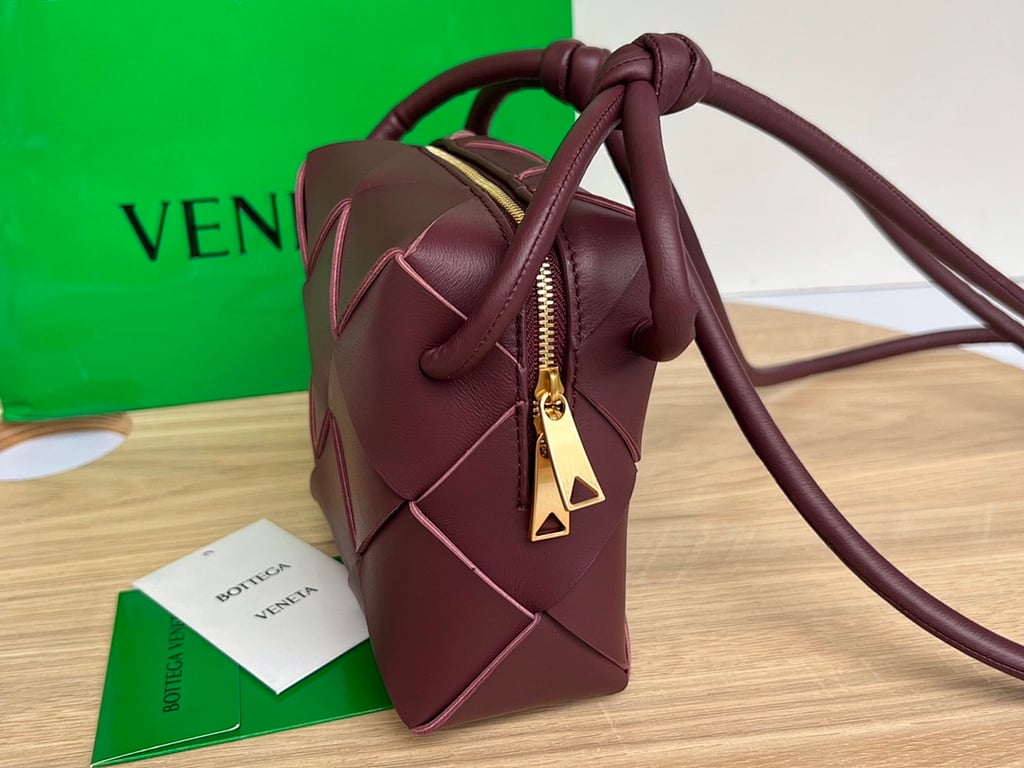 Bottega Veneta Cassette Camera Bag Burgundy - 9