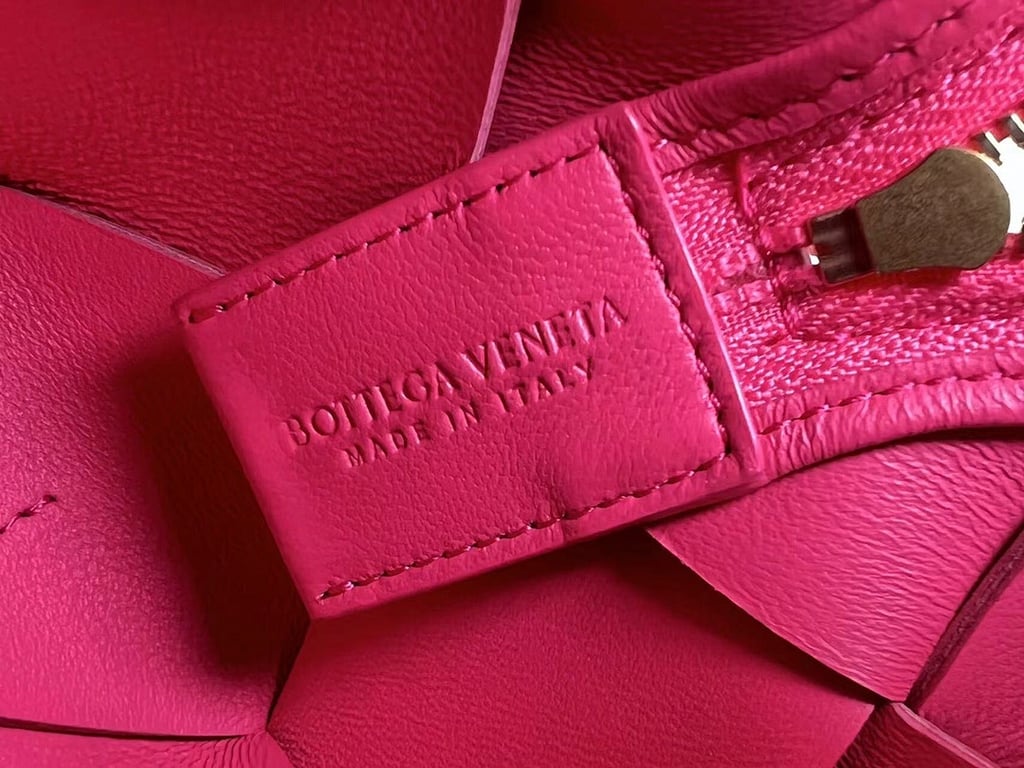 Bottega Veneta Cassette Camera Bag Pink 701915 - 2