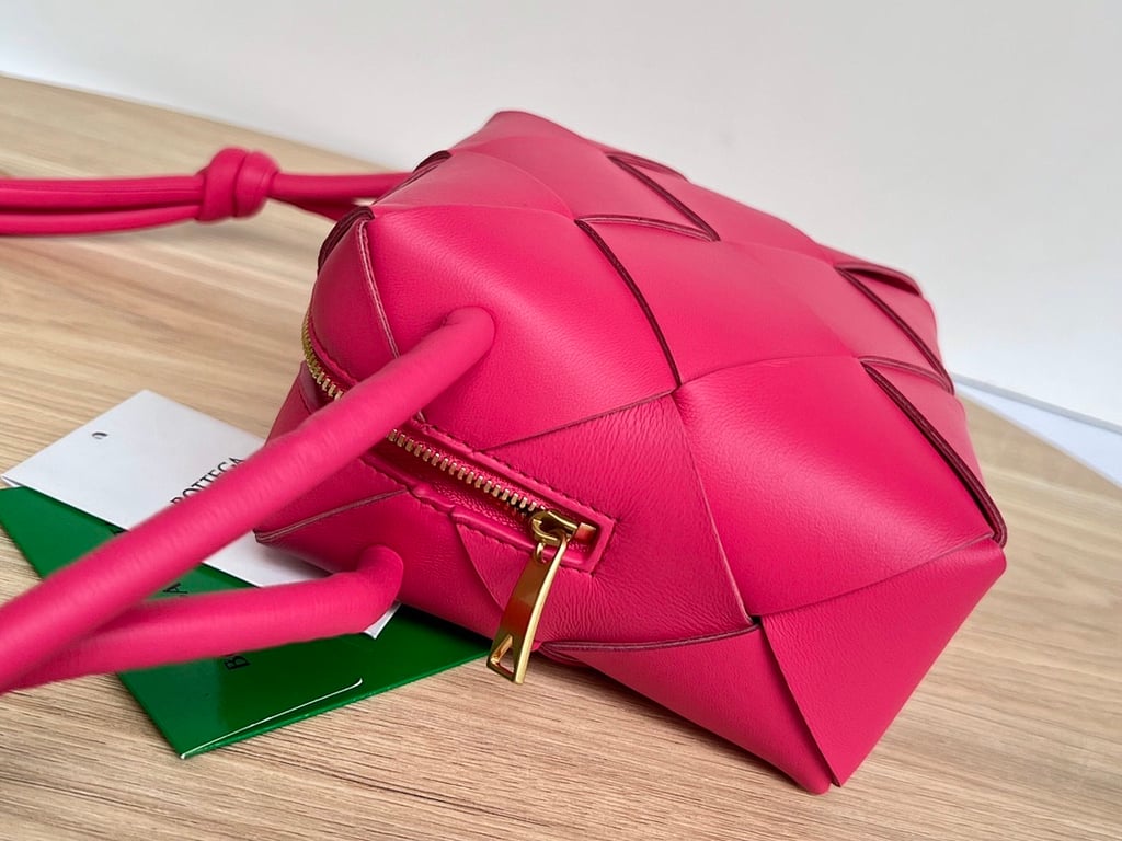 Bottega Veneta Cassette Camera Bag Pink 701915 - 5