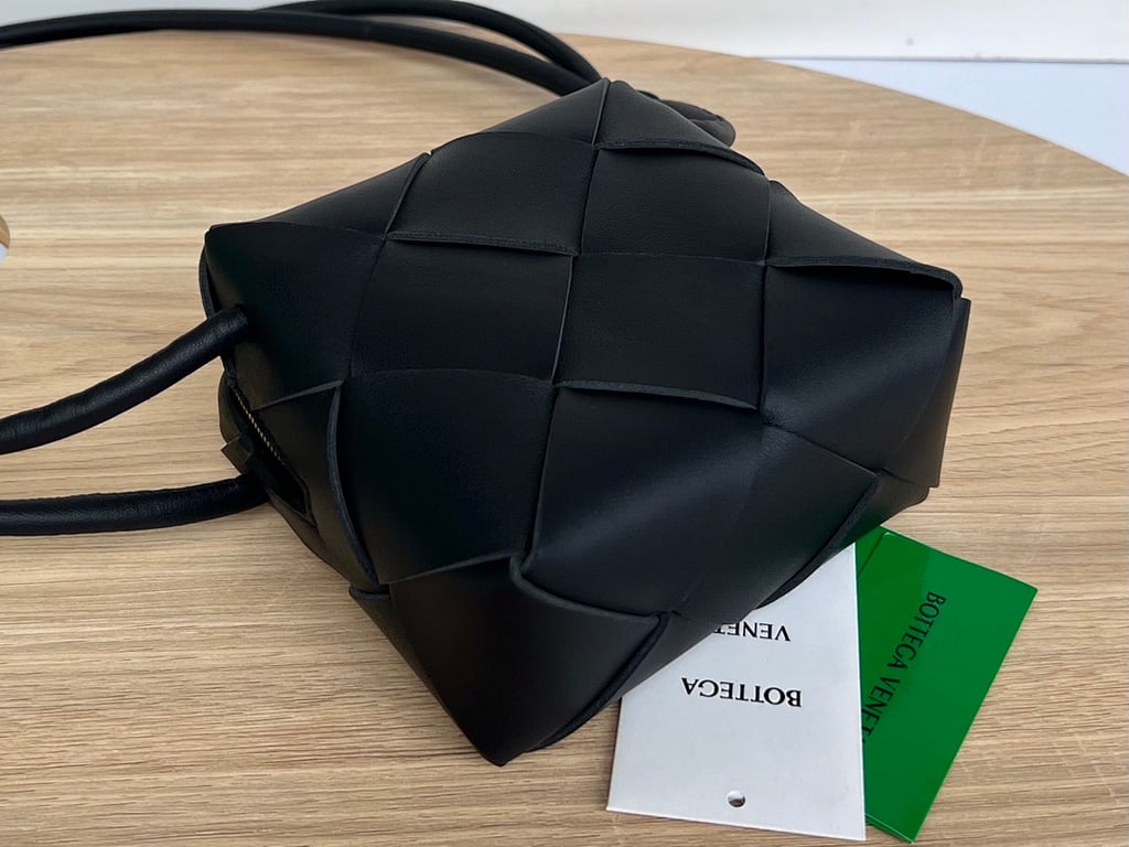 Bottega Veneta Small Cassette Camera Bag Black - 6