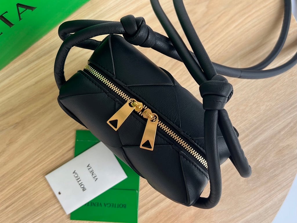 Bottega Veneta Small Cassette Camera Bag Black - 8