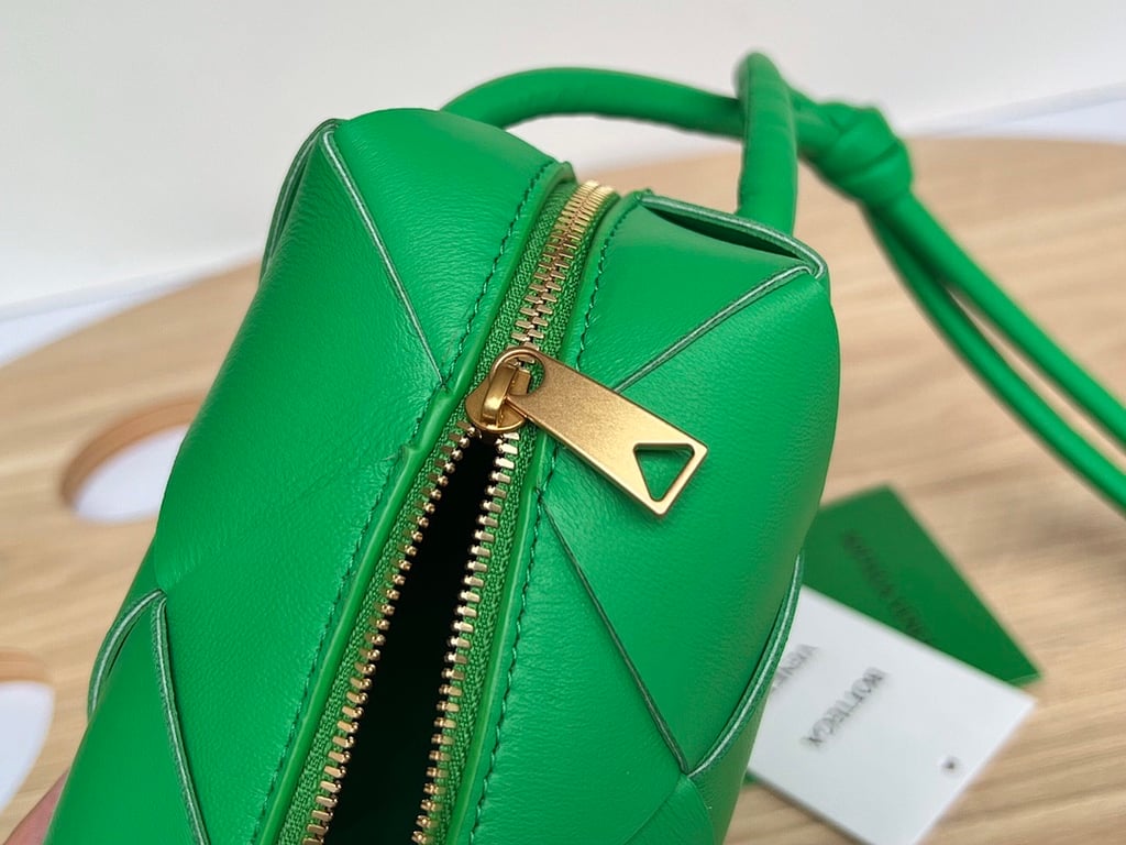 Bottega Veneta Cassette Camera Bag Green - 3