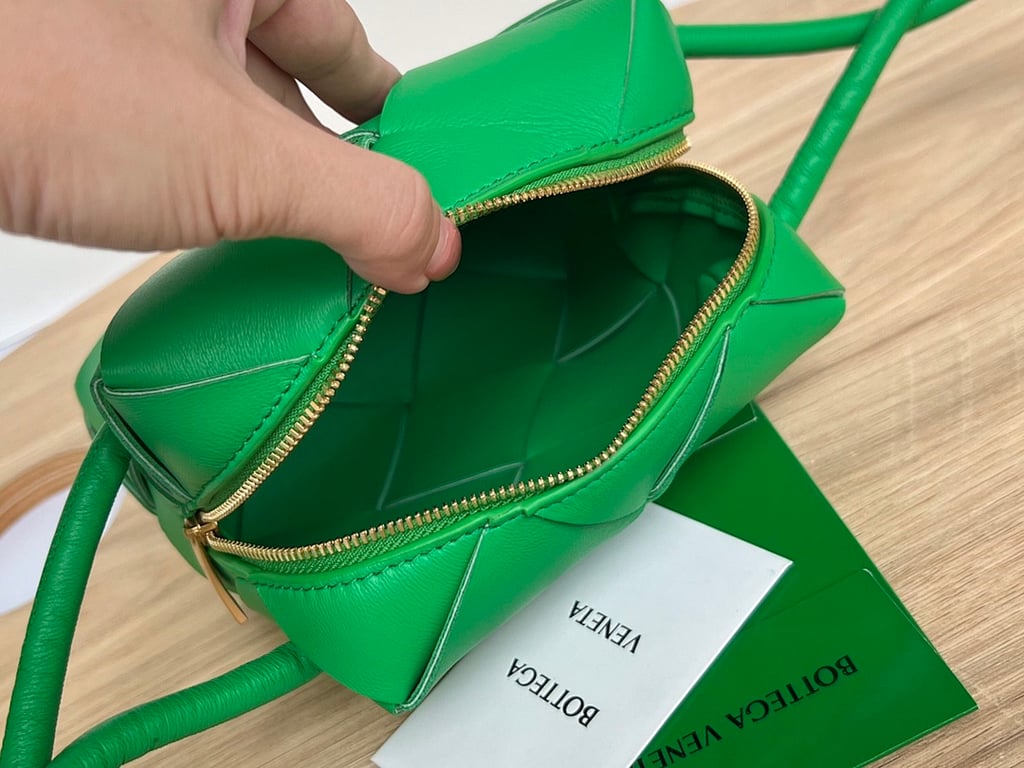 Bottega Veneta Cassette Camera Bag Green - 4