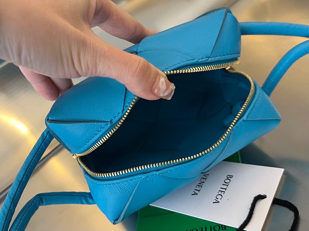 Bottega Veneta Cassette Camera Bag Blue - 4