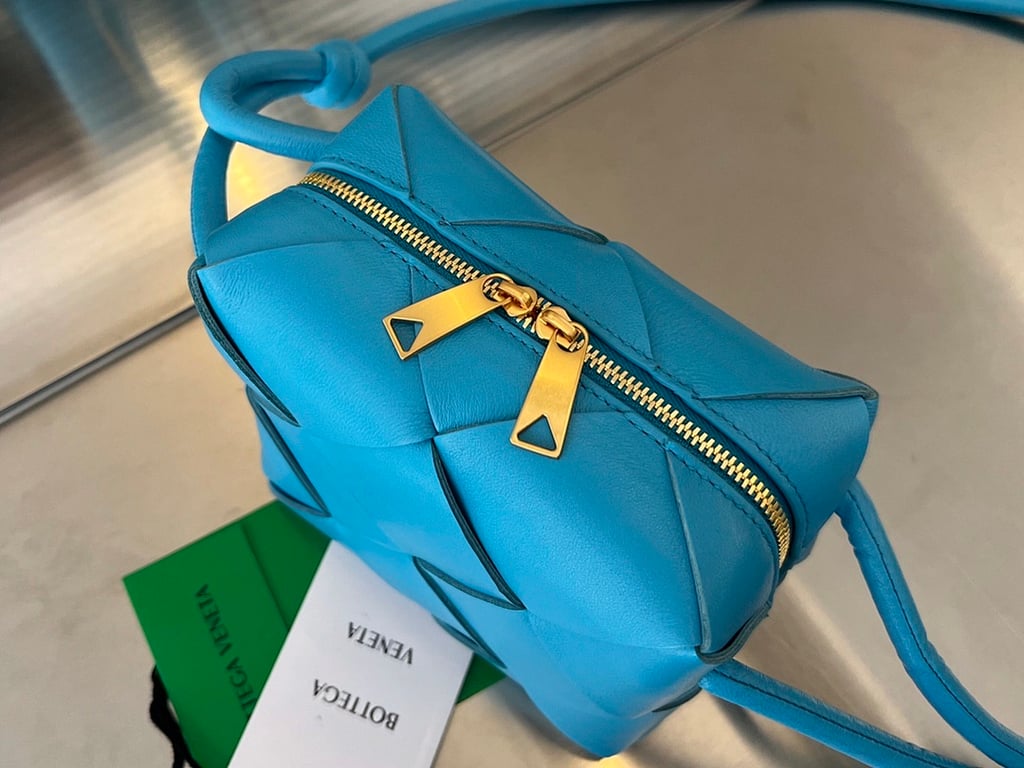 Bottega Veneta Cassette Camera Bag Blue - 9