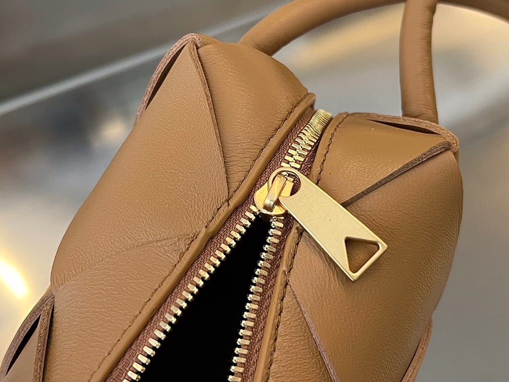 Bottega Veneta Cassette Camera Bag Tan - 3