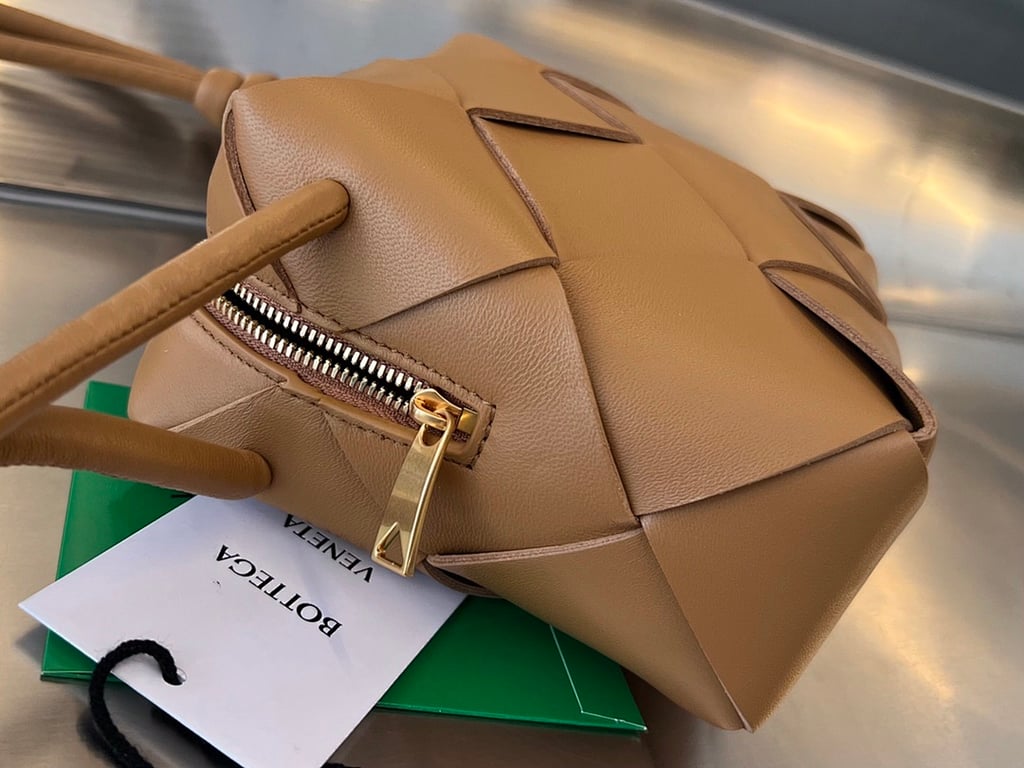 Bottega Veneta Cassette Camera Bag Tan - 5