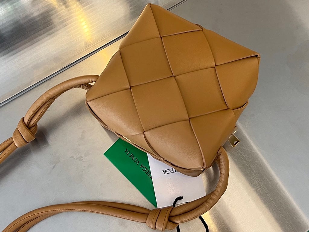 Bottega Veneta Cassette Camera Bag Tan - 6