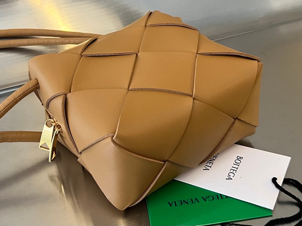 Bottega Veneta Cassette Camera Bag Tan - 7