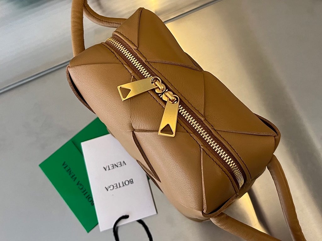 Bottega Veneta Cassette Camera Bag Tan - 9