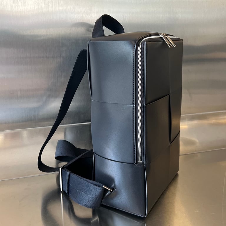 Bottega Veneta Intrecciato Leather Backpack Black - 9