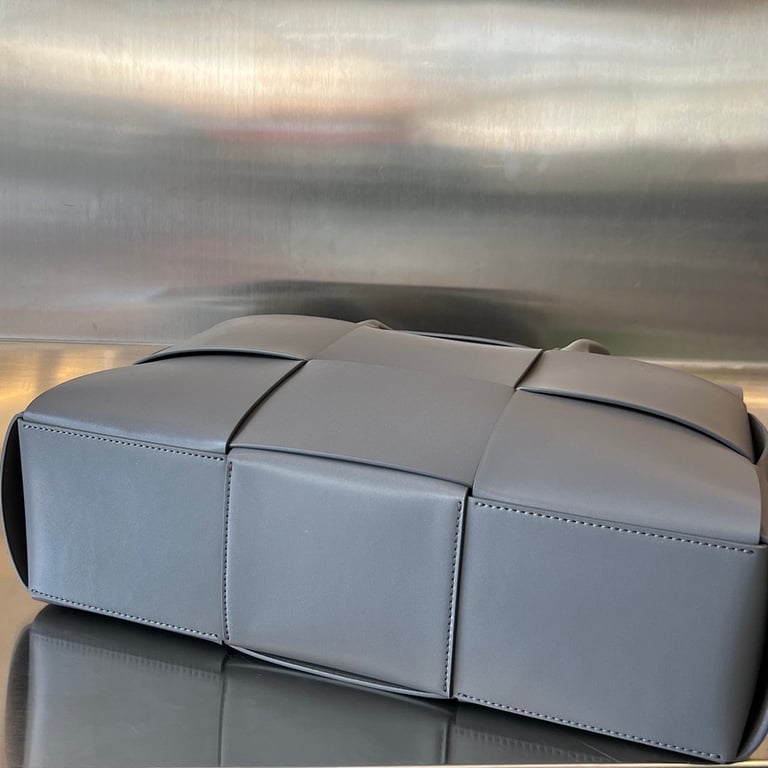 Bottega Veneta Arco Briefcase Grey - 4