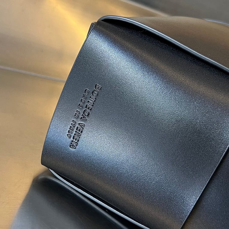 Bottega Veneta Arco Briefcase Black - 2