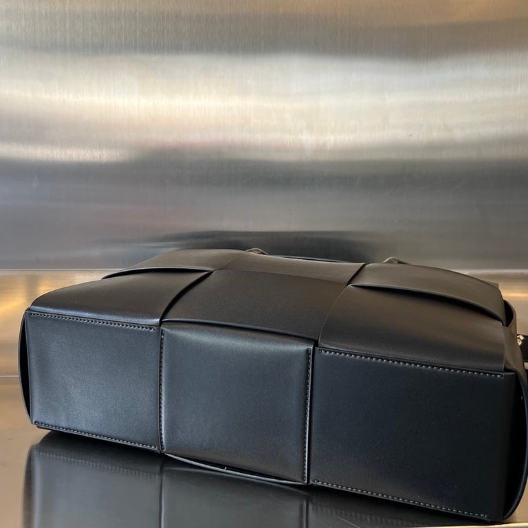 Bottega Veneta Arco Briefcase Black - 8
