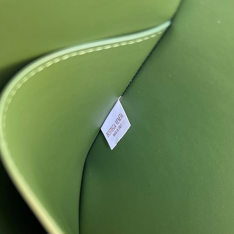 Bottega Veneta Intreccio Document Case 607479 Green - 2