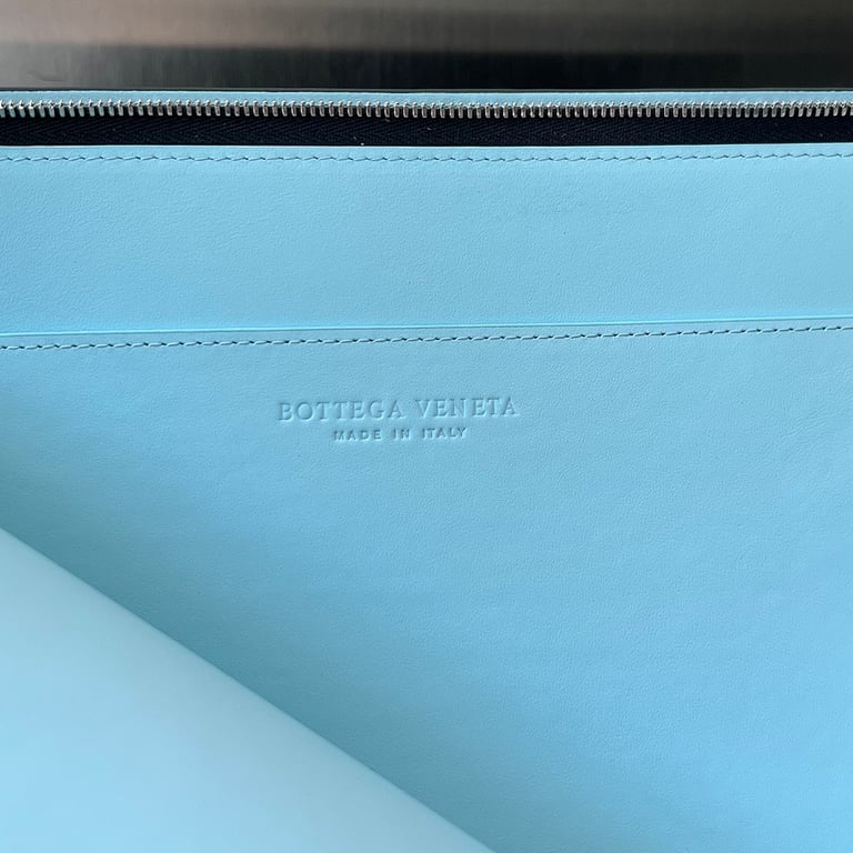 Bottega Veneta Intreccio Leather Clutch 607479 - 3
