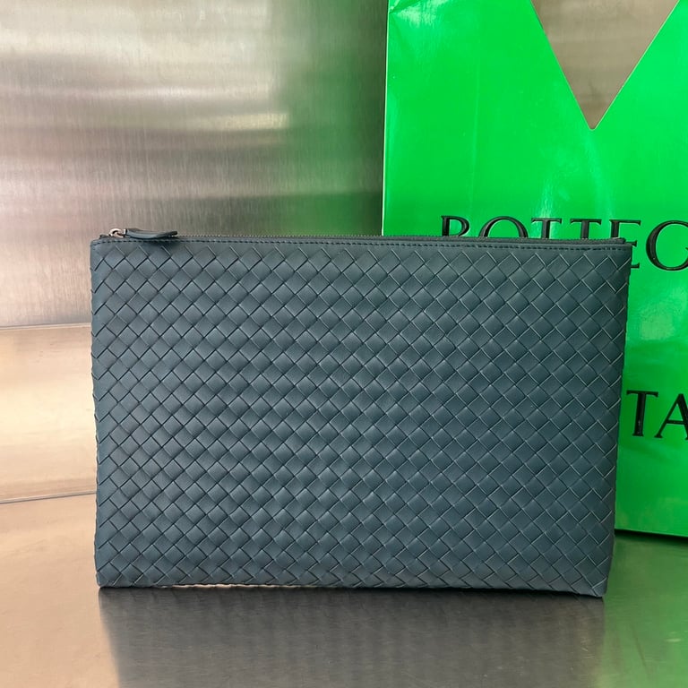 Bottega Veneta Intrecciato Leather Clutch 522430 - 10