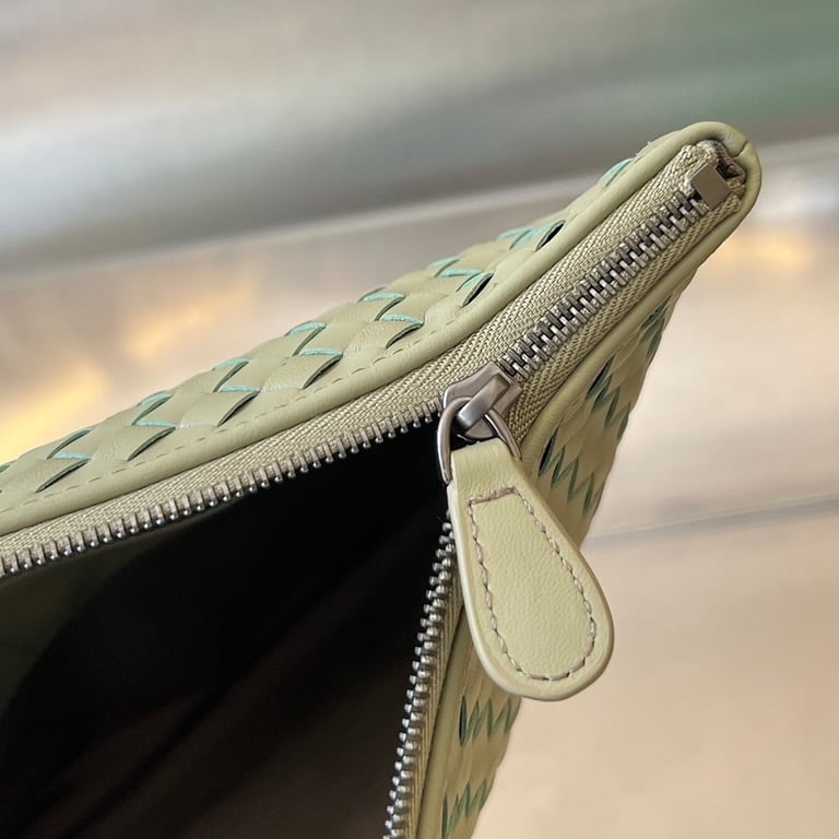 Bottega Veneta Intrecciato Pouch 522430 Sage - 5