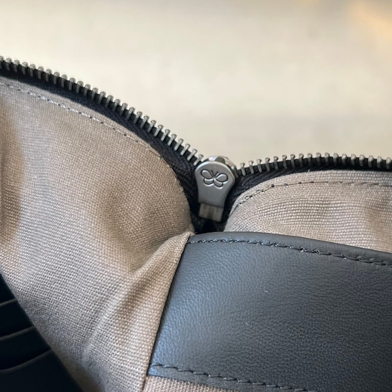 Bottega Veneta Intrecciato Pouch 522430 Black - 2