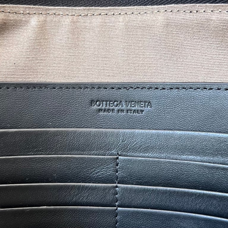 Bottega Veneta Intrecciato Pouch 522430 Black - 4