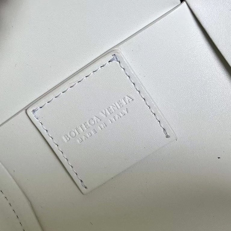 Bottega Veneta Intrecciato Cylinder Bag White 741562 - 7